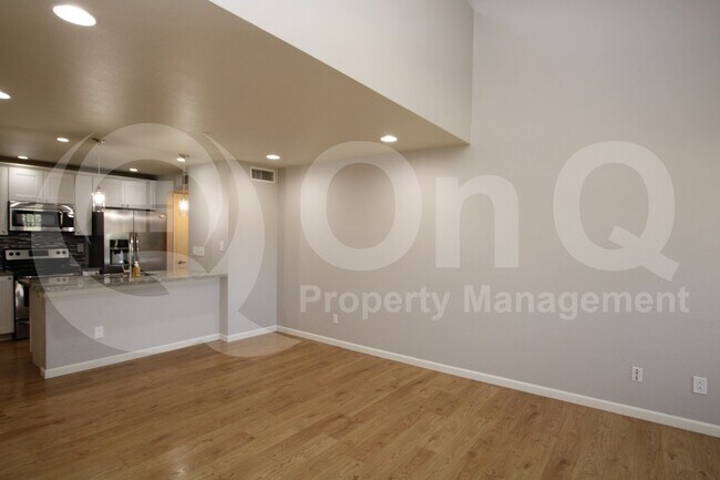 Foto del edificio - 30 E Brown Rd