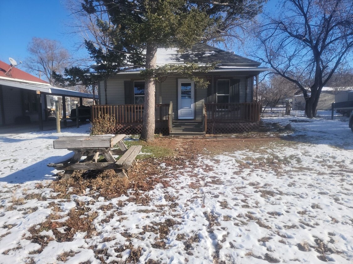 Primary Photo - 1135 N Custer
