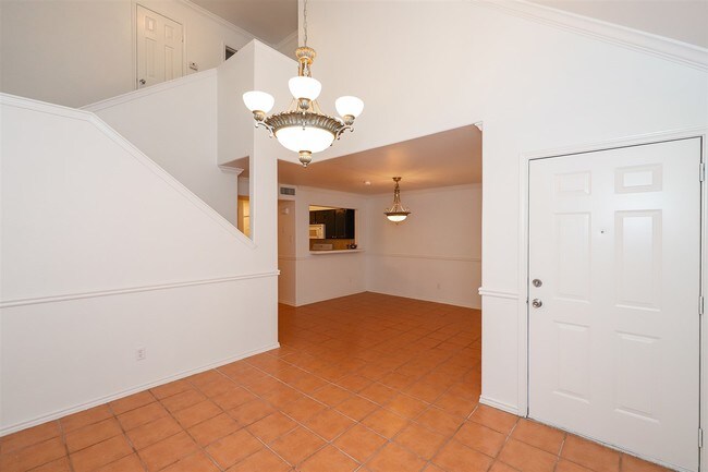 Foto del edificio - 8710 McPherson Rd