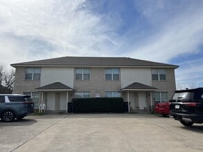 Building Photo - 2007 Monte Carlo Ln