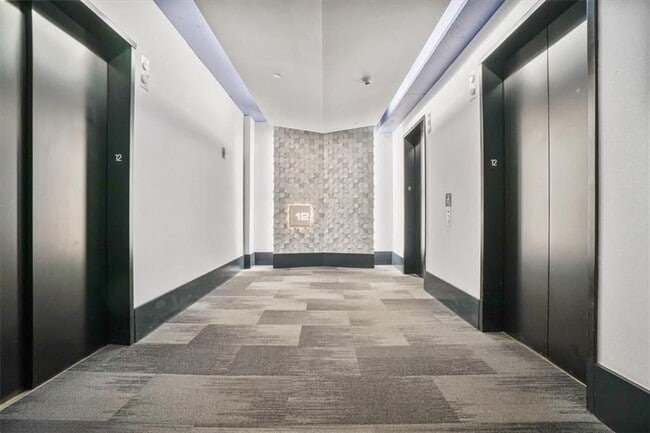 Building Photo - 943 Peachtree St NE