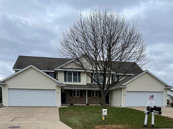 Left side availalbe - 2034 River Point Ct