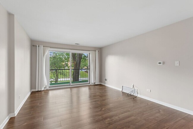 Building Photo - 7510 Farmingdale Dr