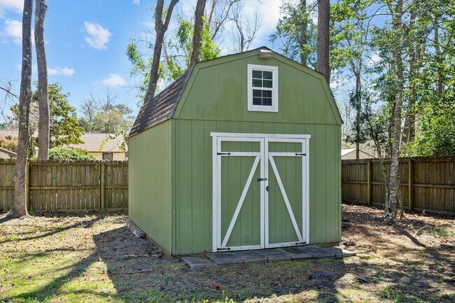 Foto del edificio - 3/2 with FROG Hampstead + huge yard