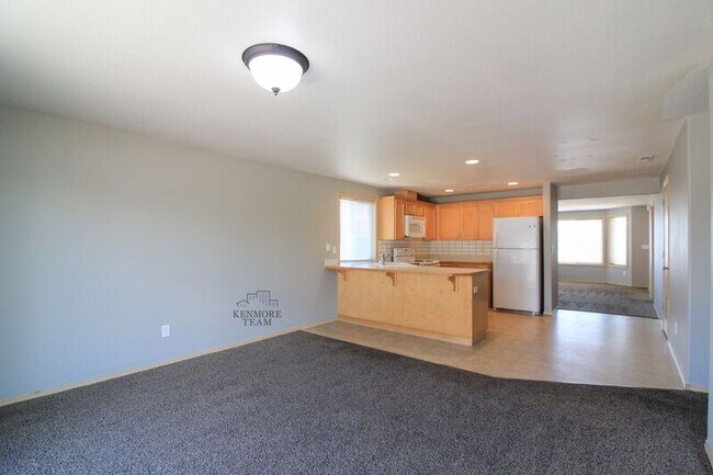 Building Photo - 8619 Oliver Dr