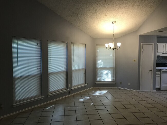 Foto del edificio - 11107 Forest Crown