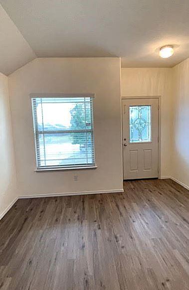 Building Photo - 613 Amber Ln