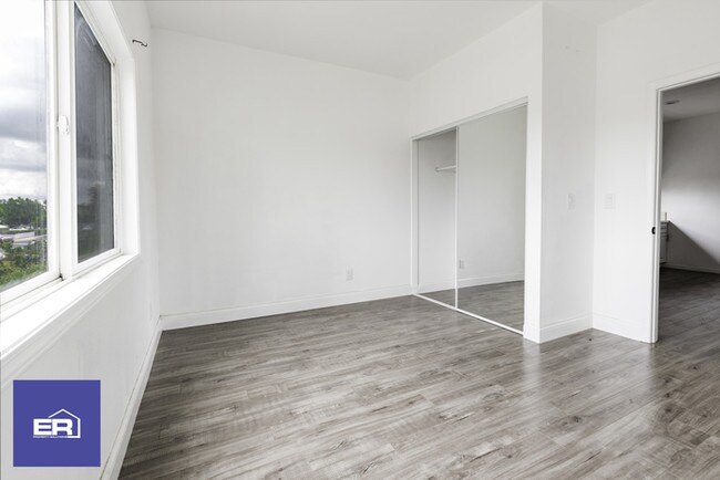 Foto del edificio - 4503 S Gramercy Pl