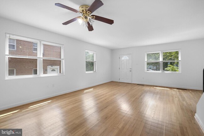 Foto del edificio - 6212 Carters Ln