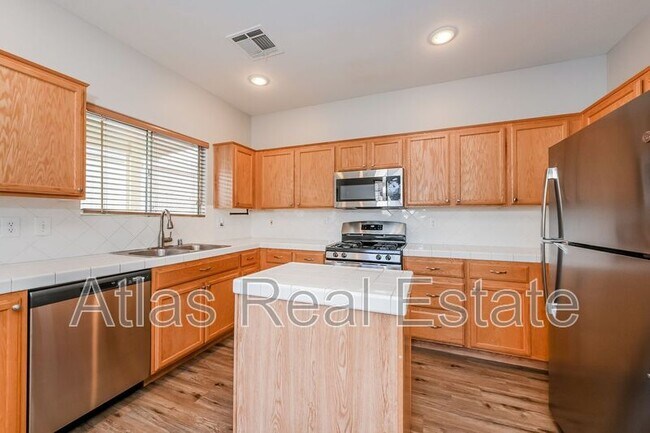 Foto del edificio - 10938 Colour Magic St