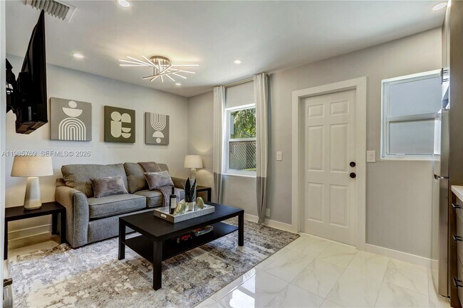 Building Photo - 2302 Taylor St