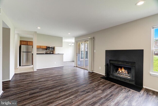 Foto del edificio - 1719 Ascot Way
