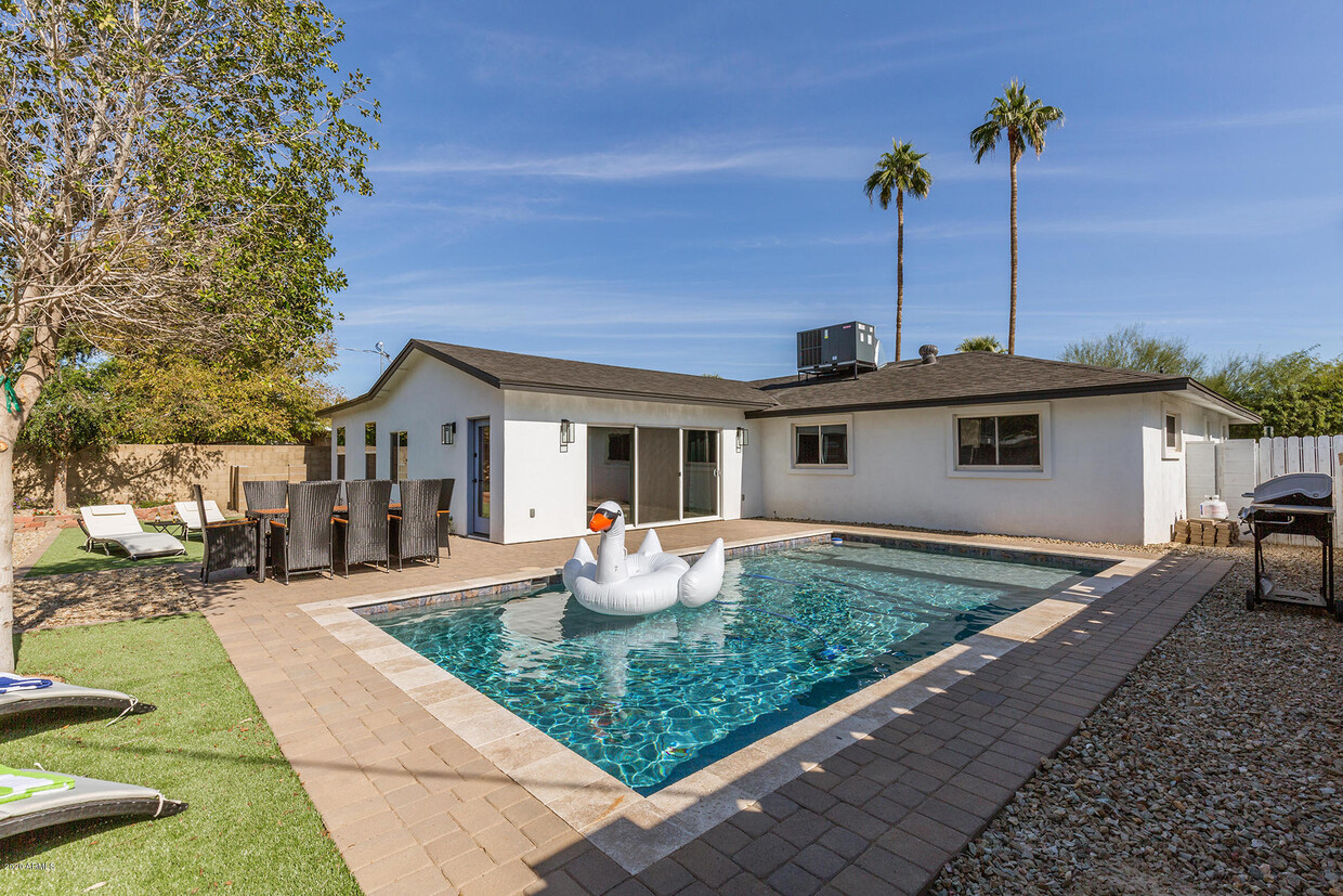 Primary Photo - 4532 N 74th Pl