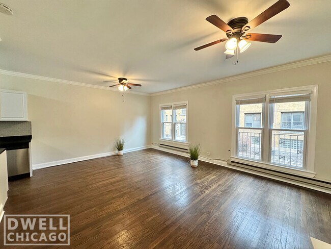 Foto del edificio - 730 W Roscoe St