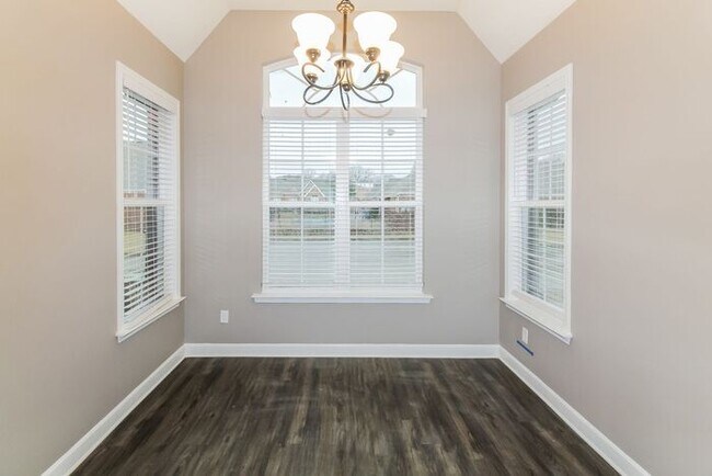 Foto del edificio - Now Leasing Olive Branch Condo Gated Commu...