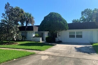 Building Photo - 523 Spring Oaks Blvd