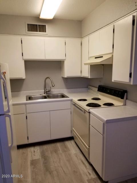 Building Photo - 270 E Ruggles St