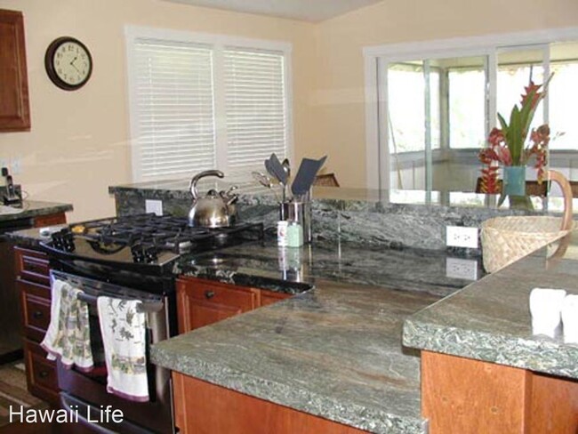 Building Photo - 3 br, 3.5 bath House - 5071 Opelu Road
