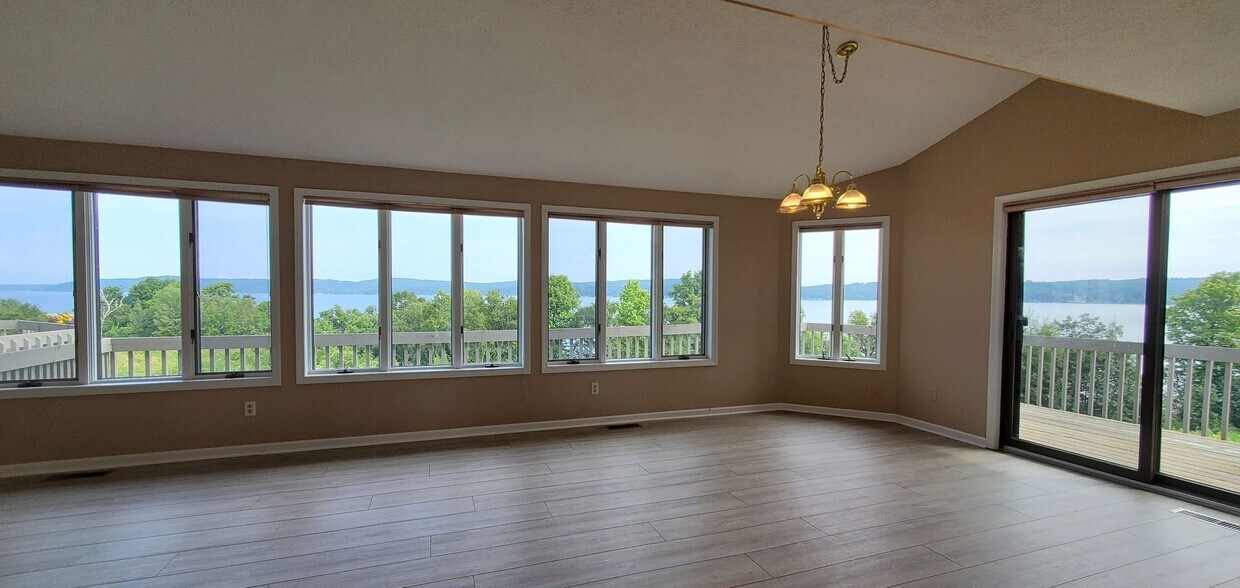 Primary Photo - 2 Bedroom Condo overlooking Crystal Lake w...
