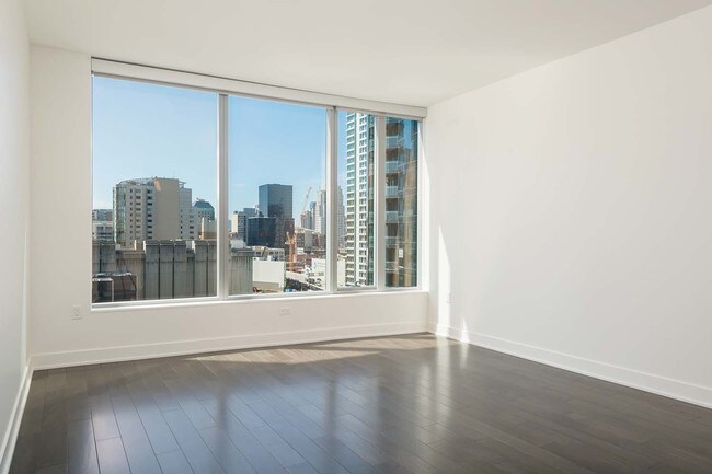 Building Photo - LUMINA Condo with Bay and Bridge Views