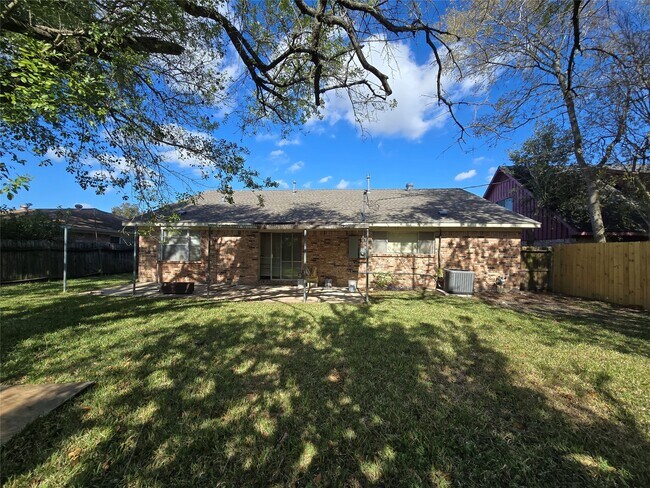 Foto del edificio - 11931 Tanager St