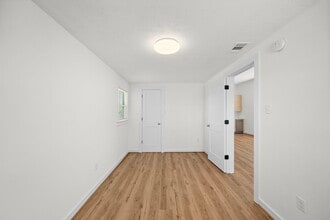 Building Photo - 1414 Shearn St