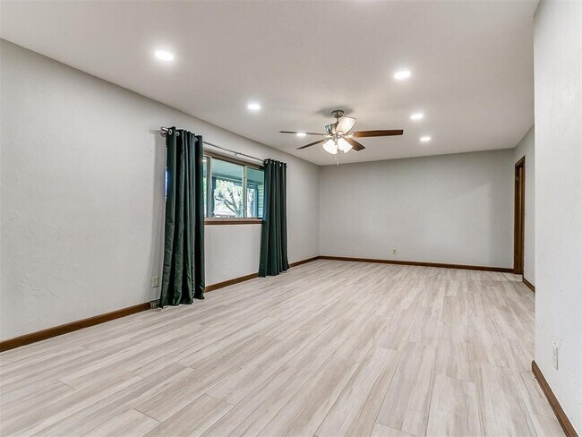 Foto del edificio - 2641 Osborne Dr