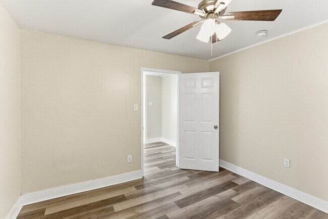 Foto del edificio - 109 N Cruze St