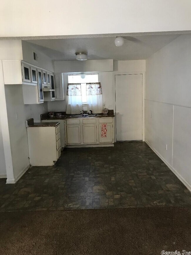 Building Photo - 13101 Quail Creek Rd