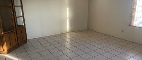 Foto del edificio - 1021 W Edgewater Dr