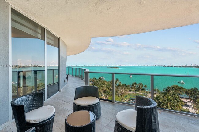 Foto del edificio - 488 NE 18th St