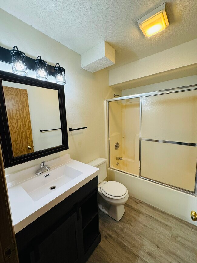 Photo - 156 Westside Dr Apartment