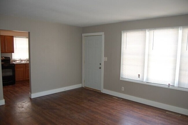 Foto del edificio - 2 BR Duplex on Governor Street Recently Remodeled!