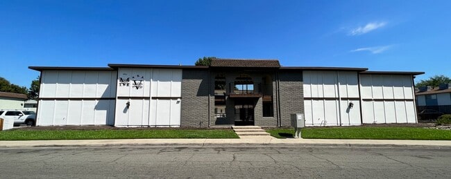 Building Photo - Monte Vigne