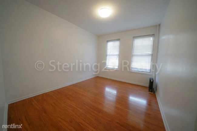 Foto del edificio - 36-02 Ditmars Blvd