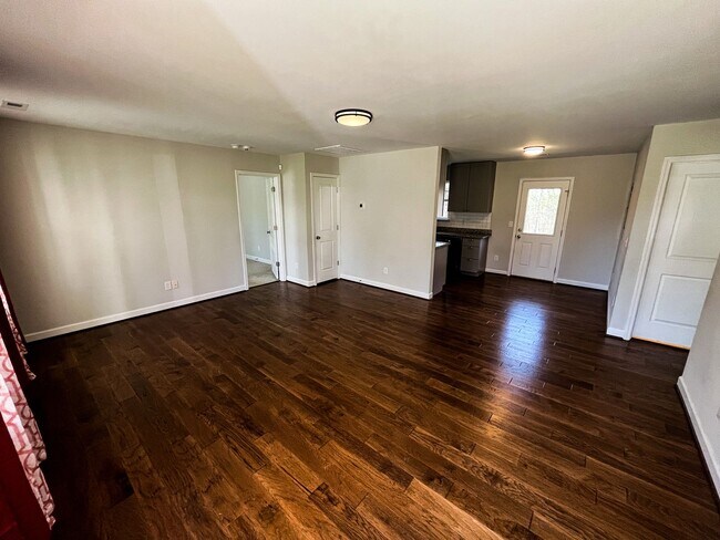 Foto del edificio - 3225 Ridgewood Pl Dr