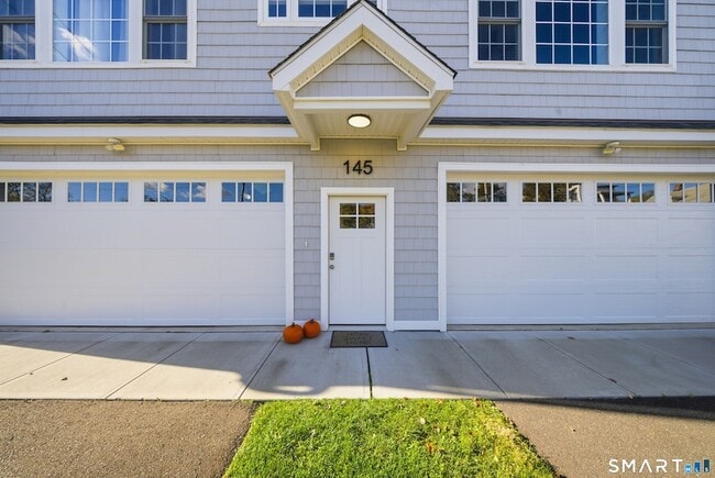 Foto del edificio - 145 Brentwood Ave