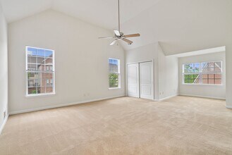 Interior Photo - Barclay Square at Princeton Forrestal