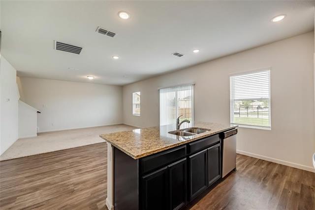 Building Photo - 713 Peach Tree Ln