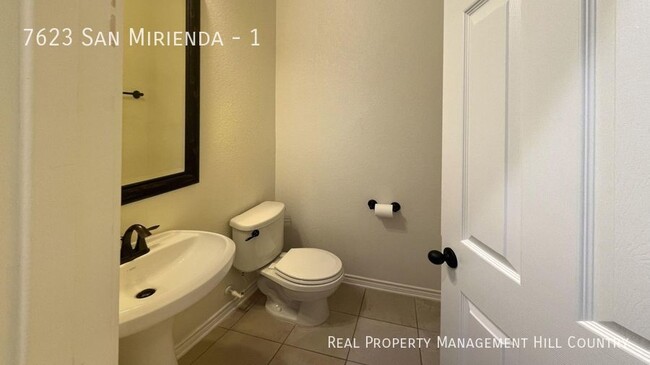 Building Photo - 6 month lease available!