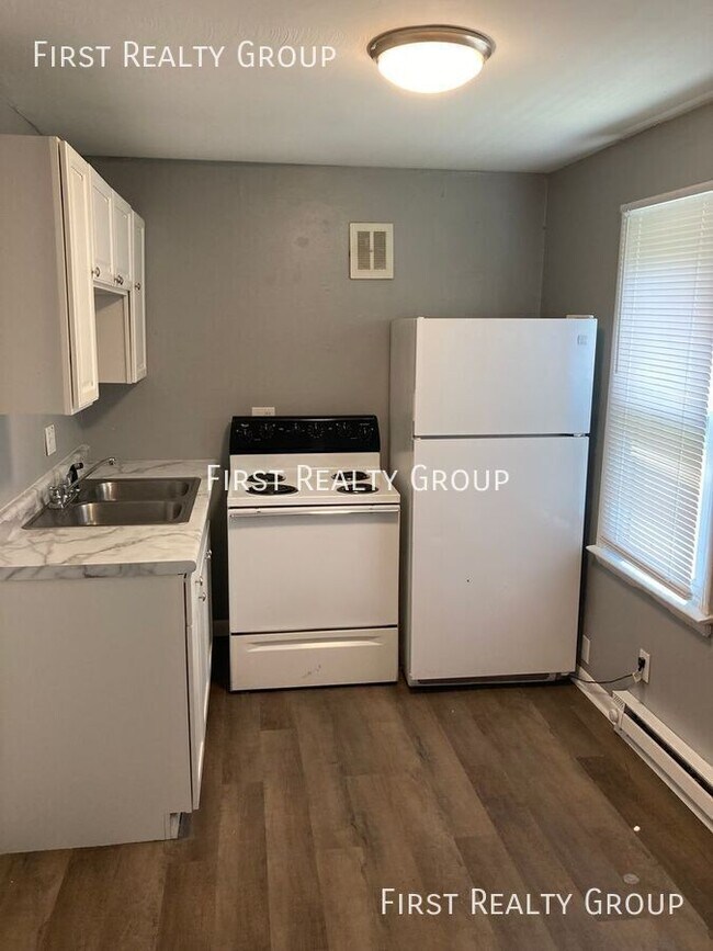 Photo - 816 S Main St Apartment