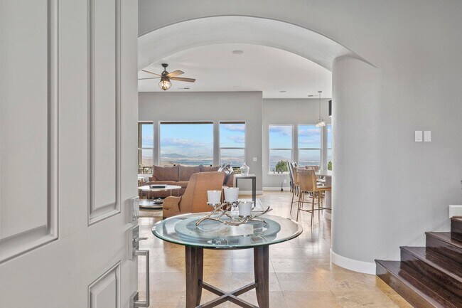 Building Photo - Beautiful Home in ArrowCreek!