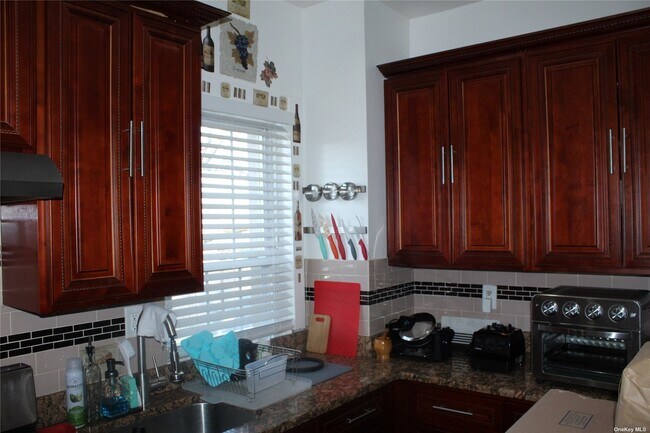 Foto del edificio - 282 N Central Ave