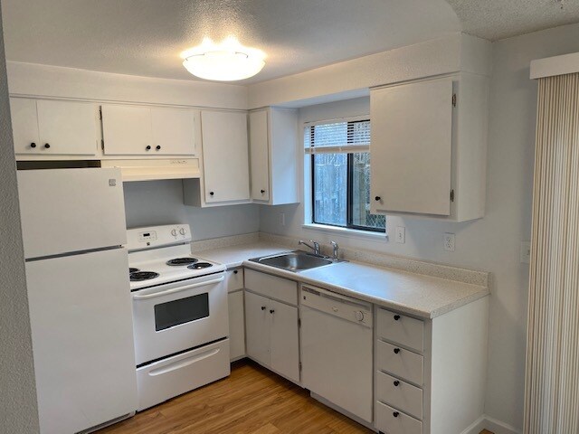 Building Photo - 1528 SE Pardee St.
