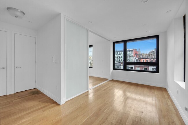 Foto del edificio - 419 E 117th St