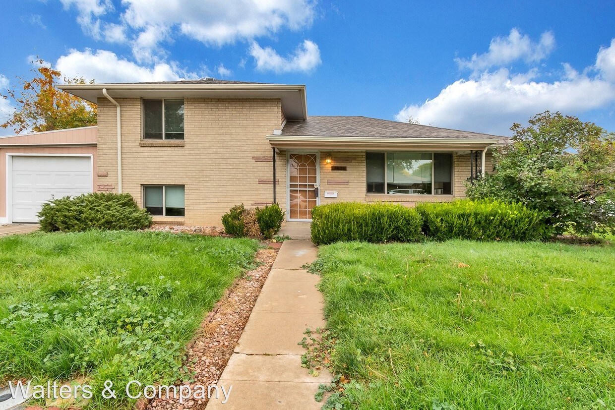 Primary Photo - 4 br, 2 bath House - 6625 W 54th Pl