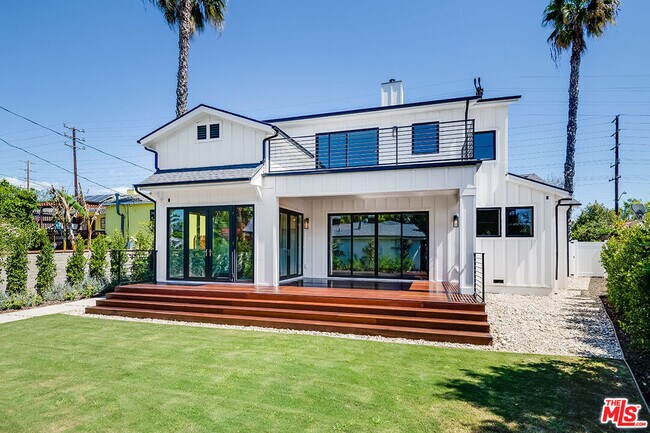 Foto del edificio - 4963 N Clybourn Ave