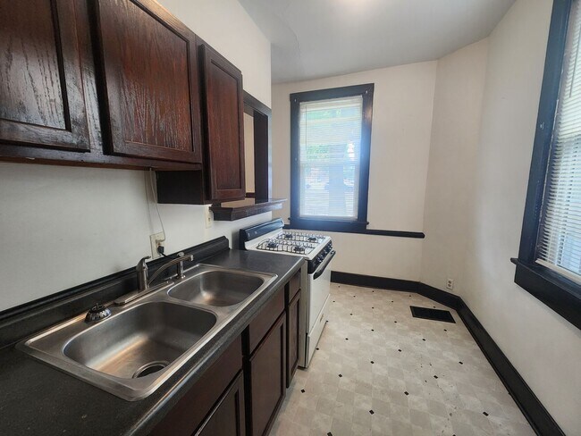 Foto del edificio - 248 S 9th St