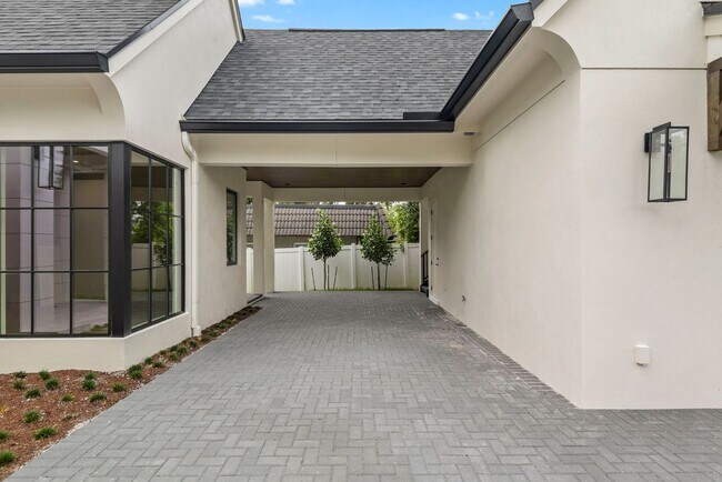 Foto del edificio - 3222 Holliday Ave