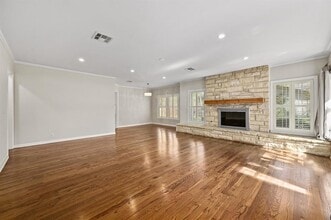 Building Photo - 2500 Winsted Ln